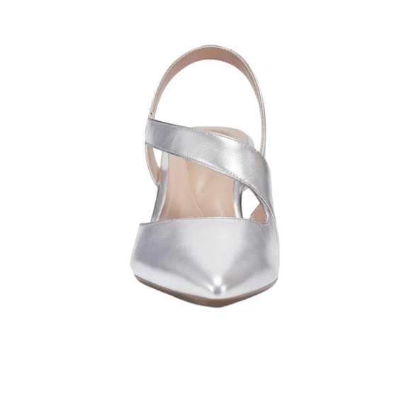 Easy Spirit Shoes - NEW Easy Spirit Recruit Slingback Pumps in Silver - Size 8W